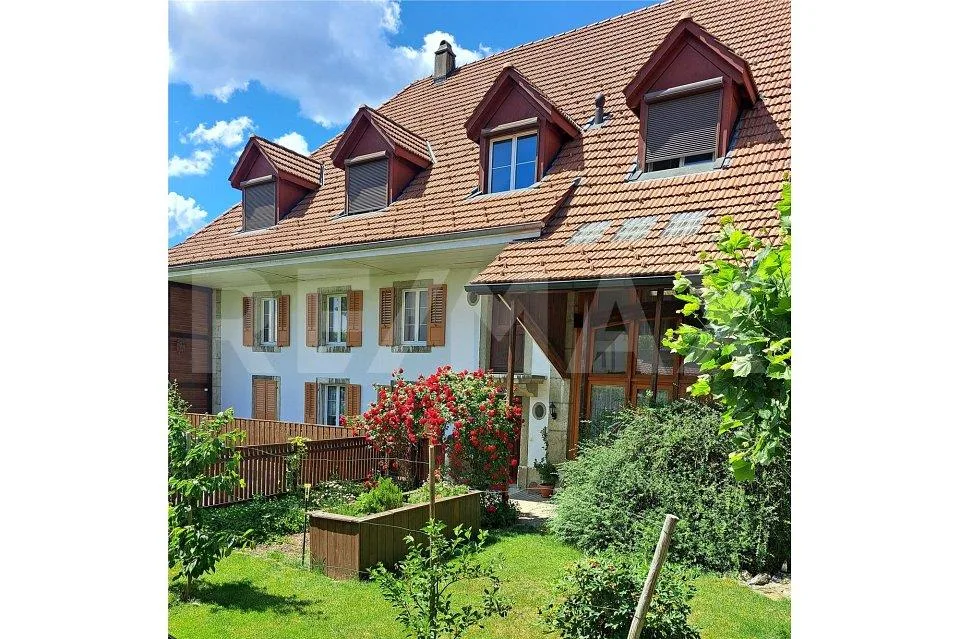 Mehrfamilienhaus mit Liebe zum Altbau-Charme