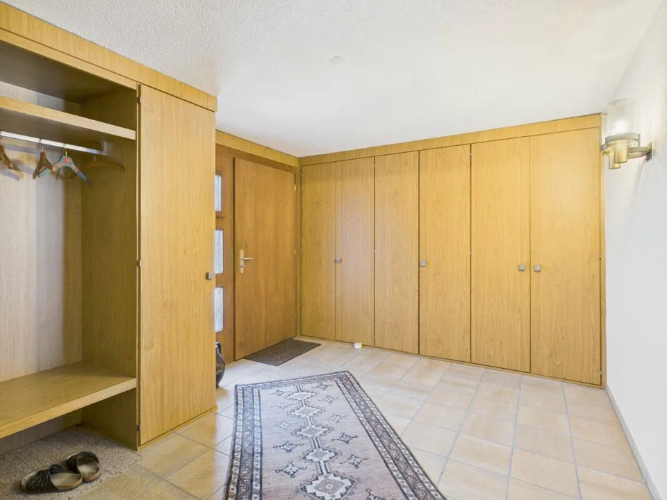 Preisreduktion! 6.5-Zimmer-Einfamilienhaus mit Doppelgarage und gro... – Foto 11 von 27