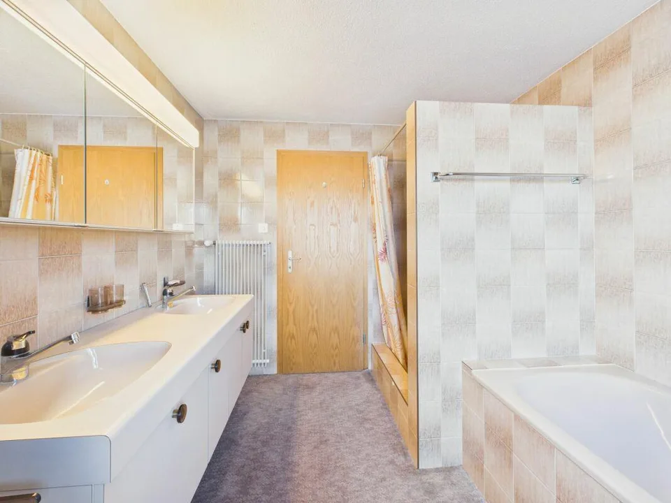 Preisreduktion! 6.5-Zimmer-Einfamilienhaus mit Doppelgarage und gro... – Foto 22 von 27