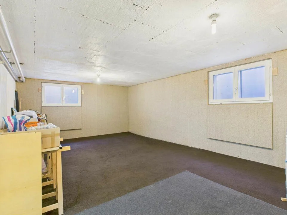 Preisreduktion! 6.5-Zimmer-Einfamilienhaus mit Doppelgarage und gro... – Foto 13 von 27