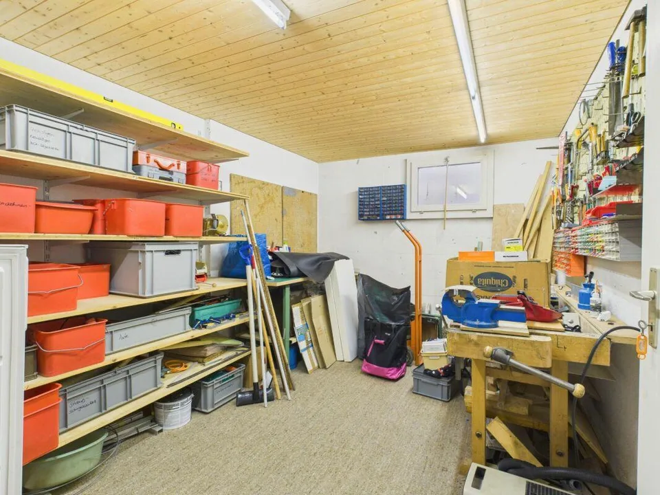 Preisreduktion! 6.5-Zimmer-Einfamilienhaus mit Doppelgarage und gro... – Foto 14 von 27