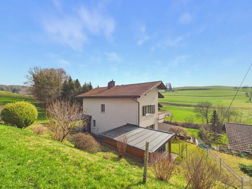 Preisreduktion! 6.5-Zimmer-Einfamilienhaus mit Doppelgarage und gro...