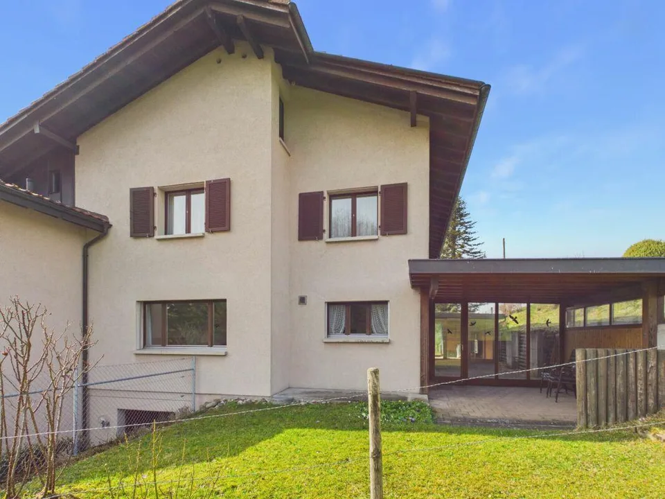 Preisreduktion! 6.5-Zimmer-Einfamilienhaus mit Doppelgarage und gro...