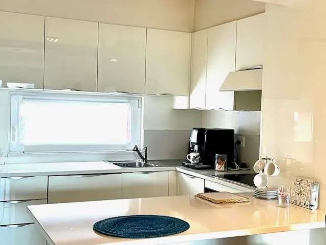 Elegantes Appartement mit Panoramablick – Foto 7 von 13