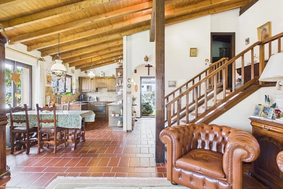 Casa unifamiliare con vista lago a Brusino Arsizio
