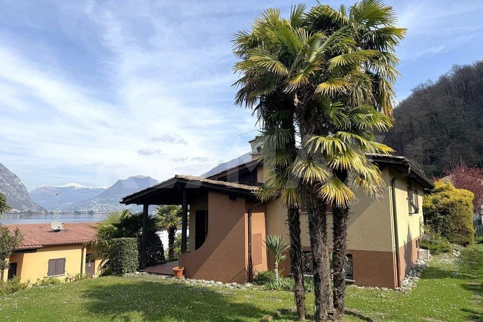 Casa unifamiliare con vista lago a Brusino Arsizio