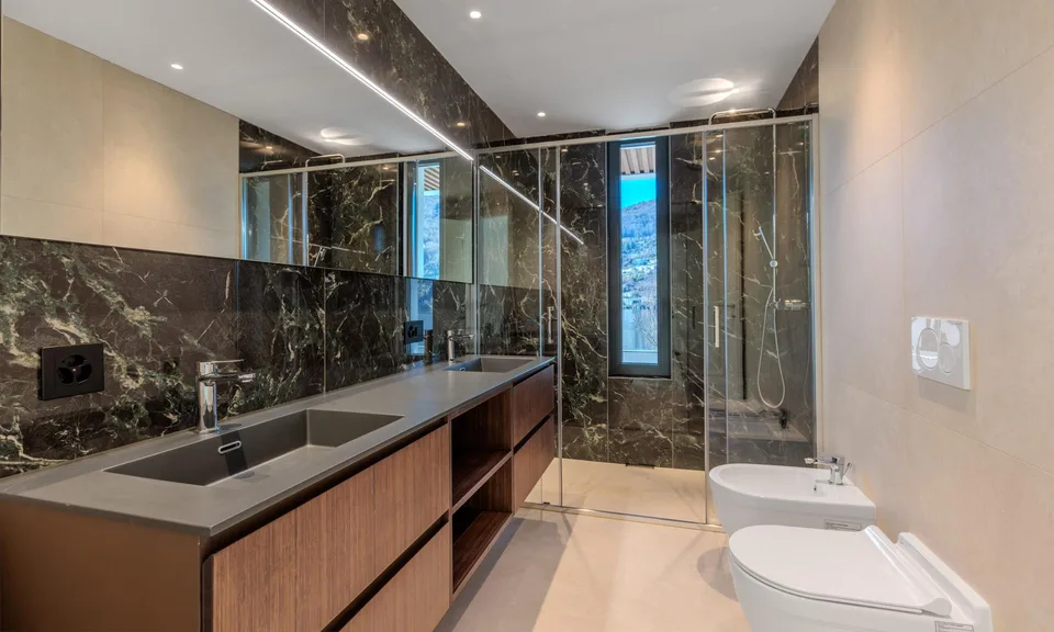 Merveilleuse villa de luxe triplex avec vue sur le lac de 4,5 pièces à Brusino – photo 20 sur 24