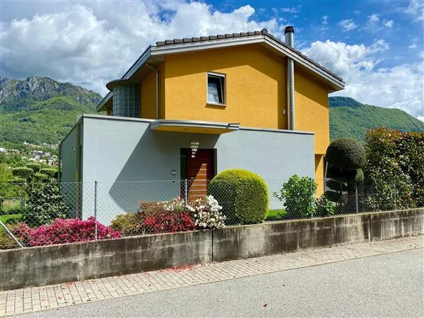 Lugaggia: Casa unifamiliare 6 locali