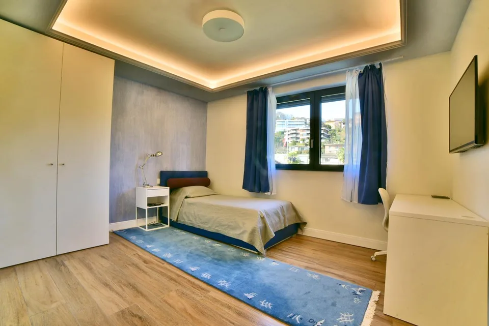 Villa spectaculaire avec piscine et vue sur le lac – photo 17 sur 36