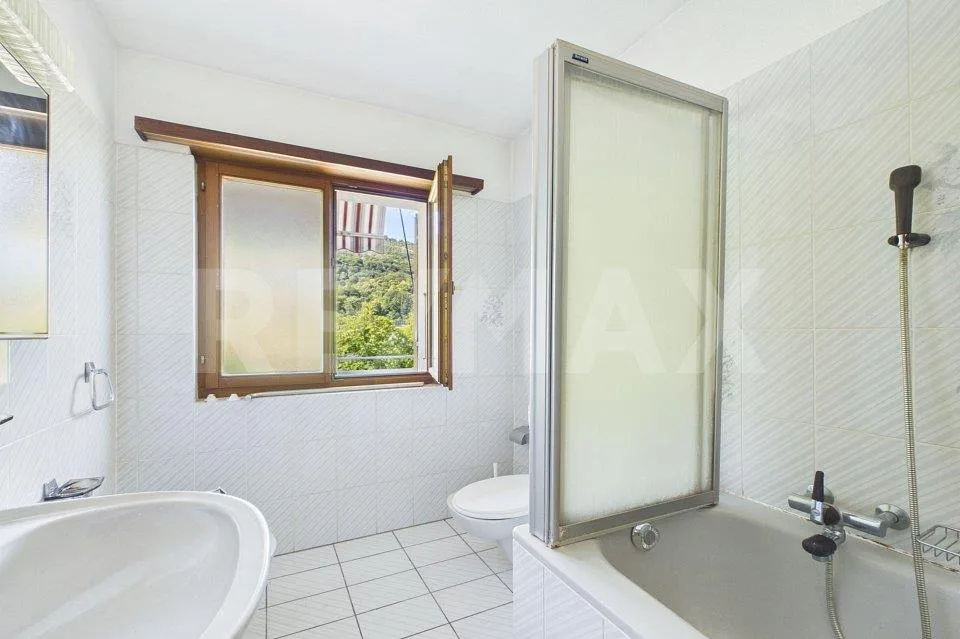 Casa unifamiliare con grottino duplex indipendente e ampio giardino – Foto 9 von 13