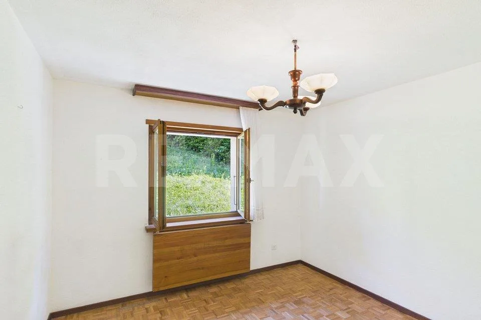 Casa unifamiliare con grottino duplex indipendente e ampio giardino – Foto 12 von 13