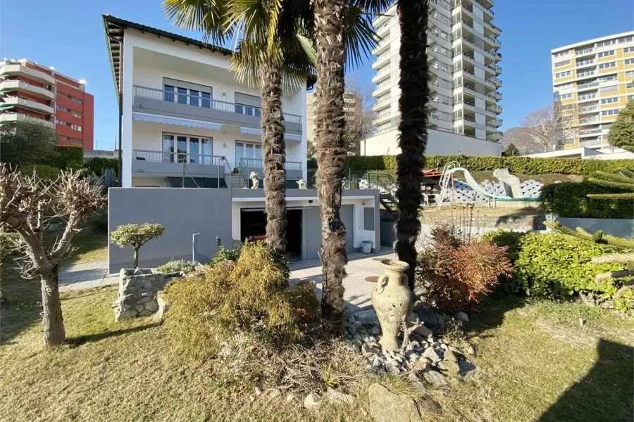 2397_Coldrerio, casa unifamiliare con piscina