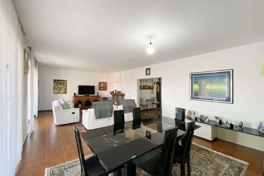 2397_Coldrerio, Einfamilienhaus mit Pool