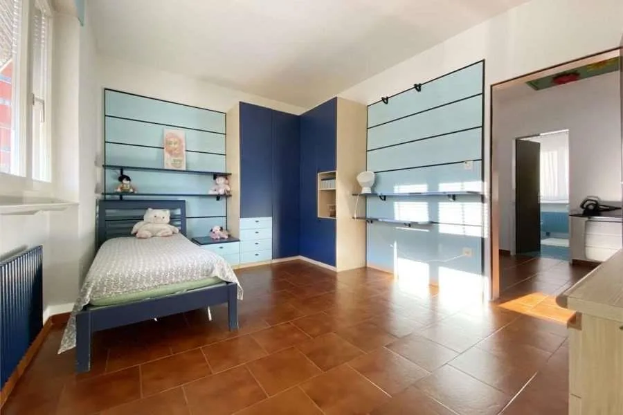 2397_Coldrerio, Einfamilienhaus mit Pool – Foto 8 von 12