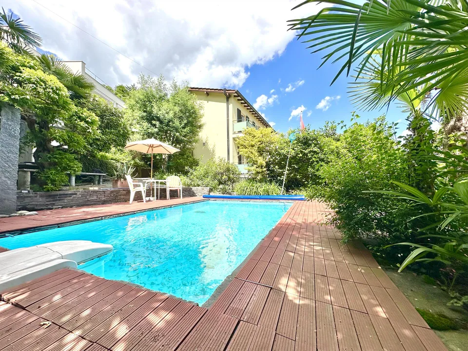 Traumhafte Villa in Pura mit herrlichem Seeblick und privatem Pool ...