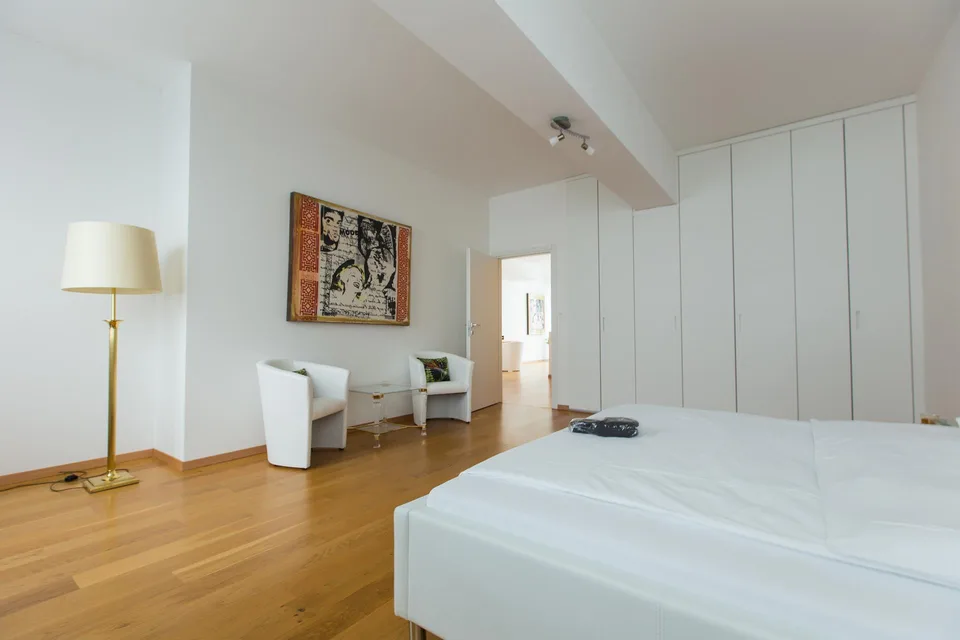 Luxuriöse möblierte 2.5-Zimmer-Wohnung mit Service im Zentrum von Biel