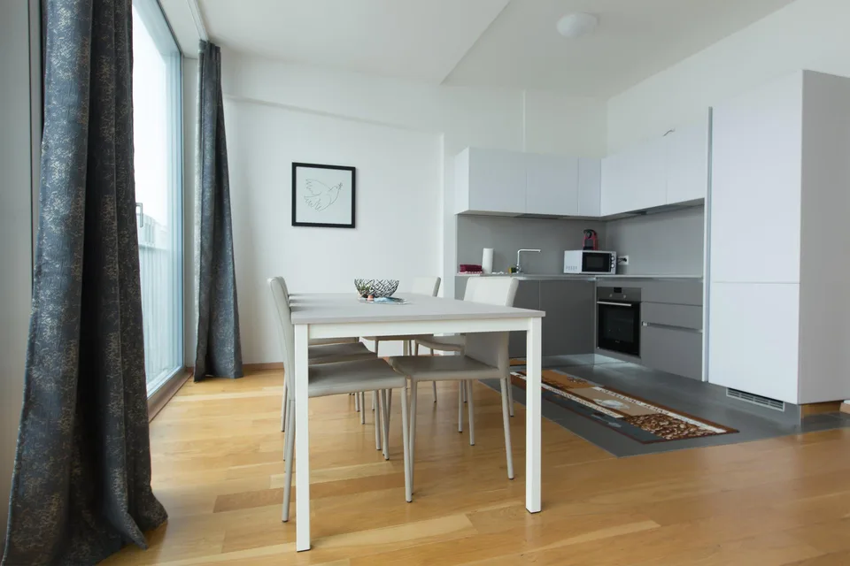 Luxuriöse möblierte 2.5-Zimmer-Wohnung mit Service im Zentrum von Biel