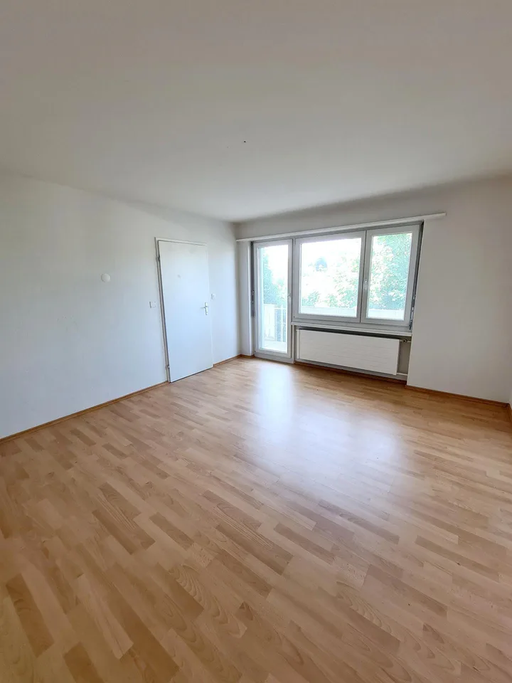 Appartement 2 pièces moderne avec balcon à Wil
