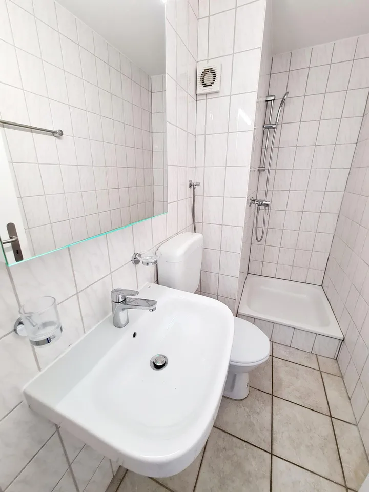Appartement 2 pièces moderne avec balcon à Wil