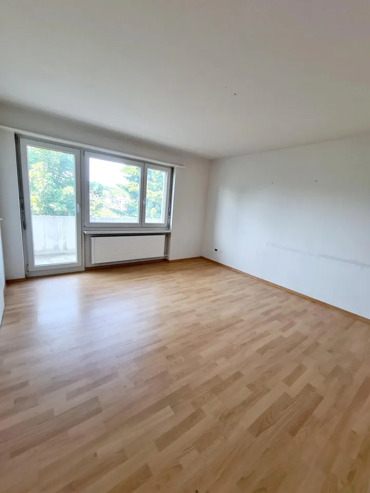 Appartement 2 pièces moderne avec balcon à Wil