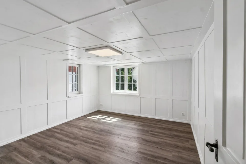 Appartamento a maisonnette di 4,5 locali con charme storico a Fällanden