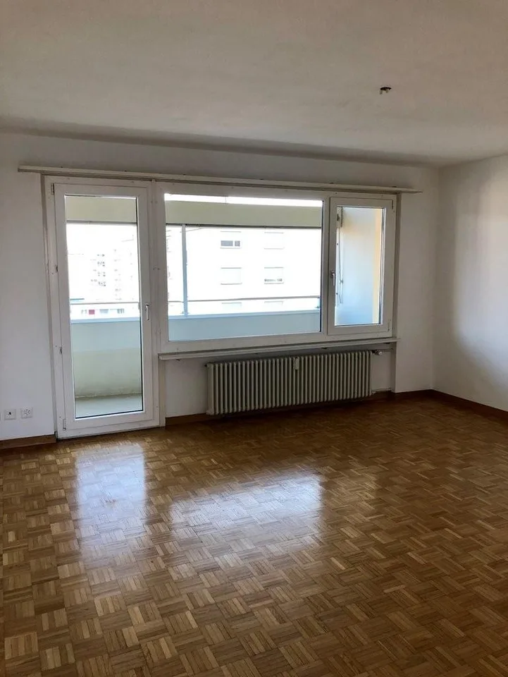 Appartement confortable, situé au centre, près de Shoppi-Tivoli