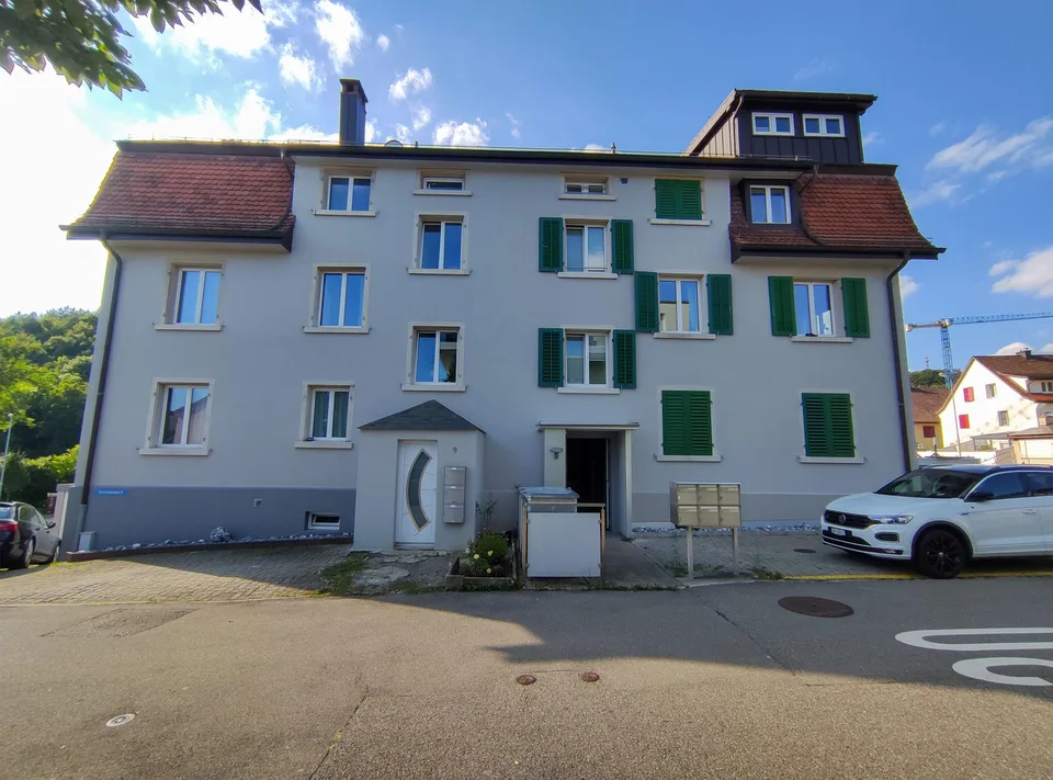 Modern sanierte 2 Zimmer Dachwohnung