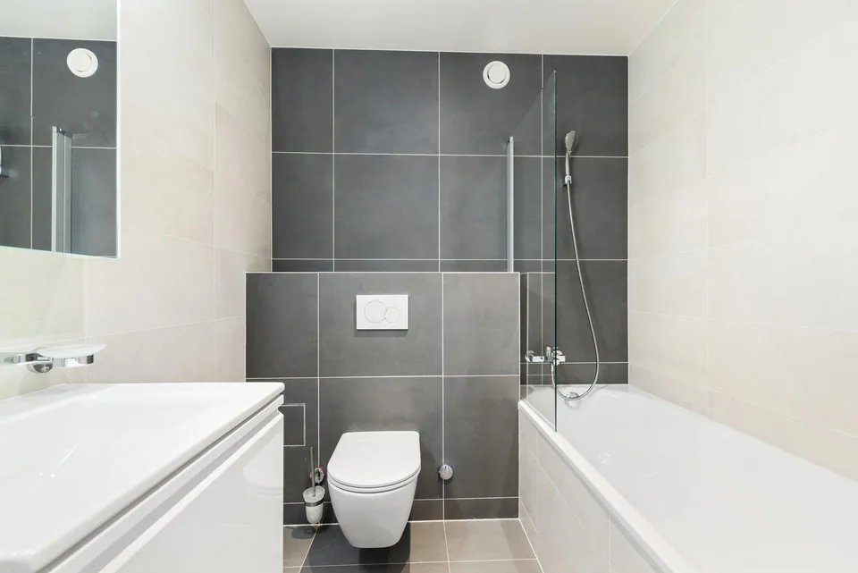 Prächtige 9-Zimmer-Wohnung in Wohngebiet