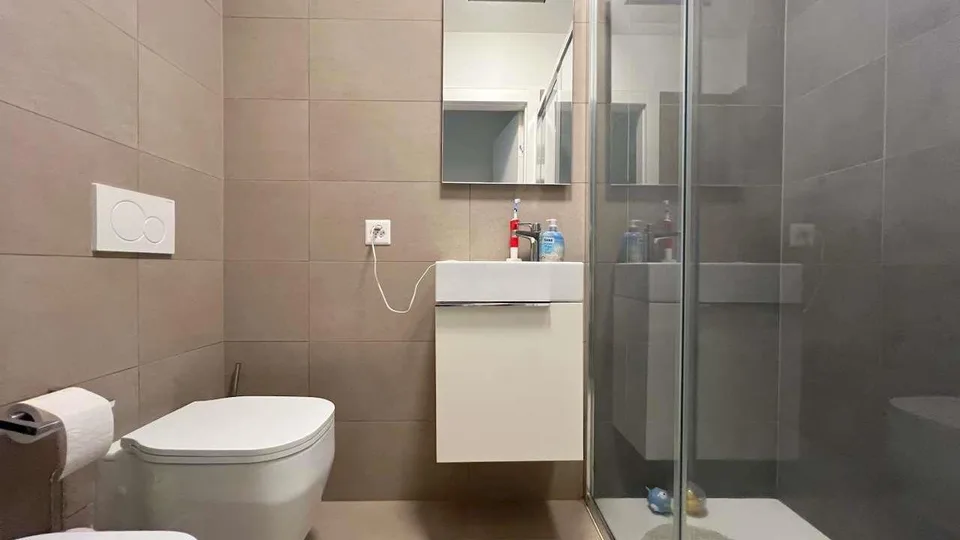 RIVERA - Elegantes 5.5-Zimmer-Wohnung mit großer überdachter Terrasse – Foto 6 von 12