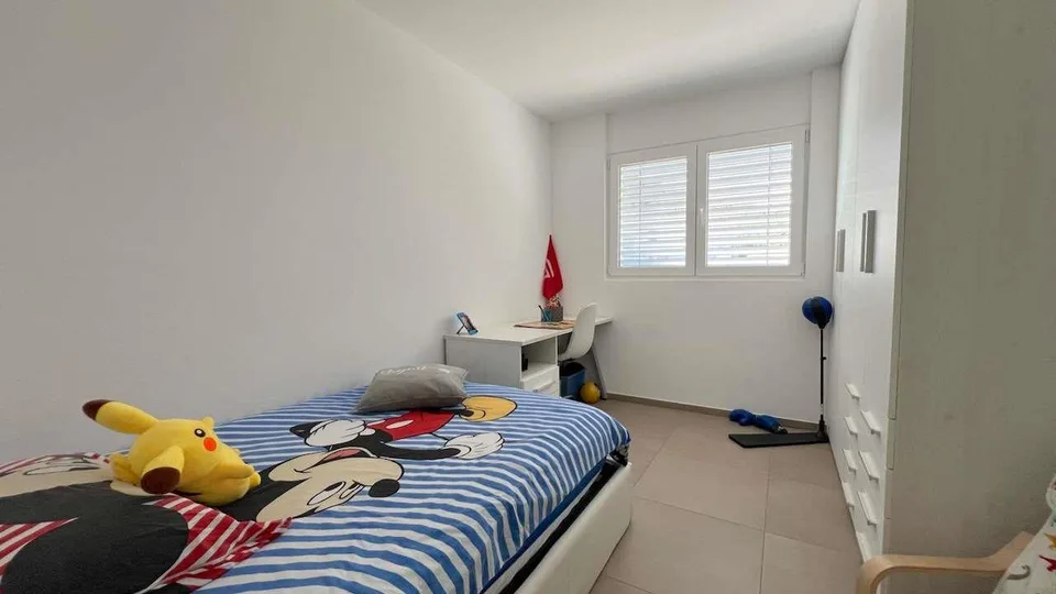 RIVERA - Elegante 5.5 con ampia terrazza coperta