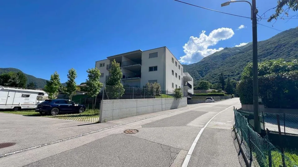 RIVERA - Elegantes 5.5-Zimmer-Wohnung mit großer überdachter Terrasse – Foto 10 von 12