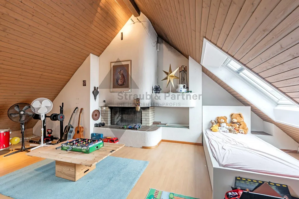 TROIS ÉTAGES. BEAUCOUP D'ESPACE. UNE MAISON AVEC DU CARACTÈRE. – photo 9 sur 11