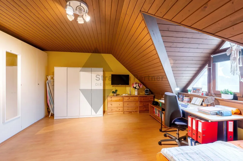 TROIS ÉTAGES. BEAUCOUP D'ESPACE. UNE MAISON AVEC DU CARACTÈRE. – photo 8 sur 11