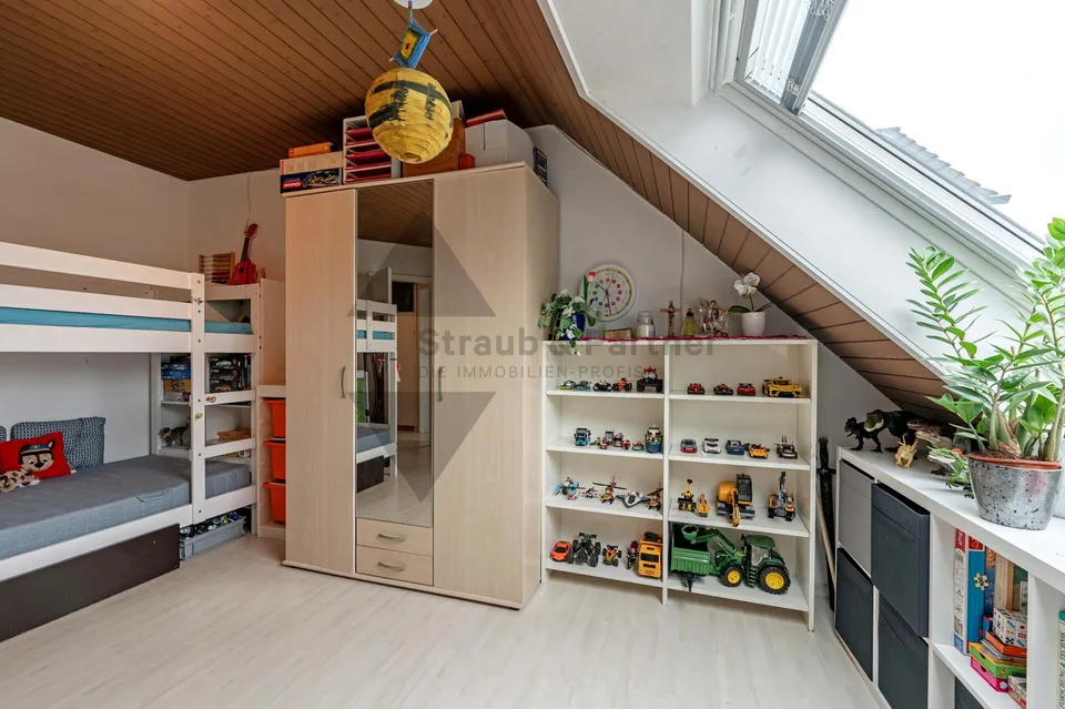 TROIS ÉTAGES. BEAUCOUP D'ESPACE. UNE MAISON AVEC DU CARACTÈRE. – photo 7 sur 11