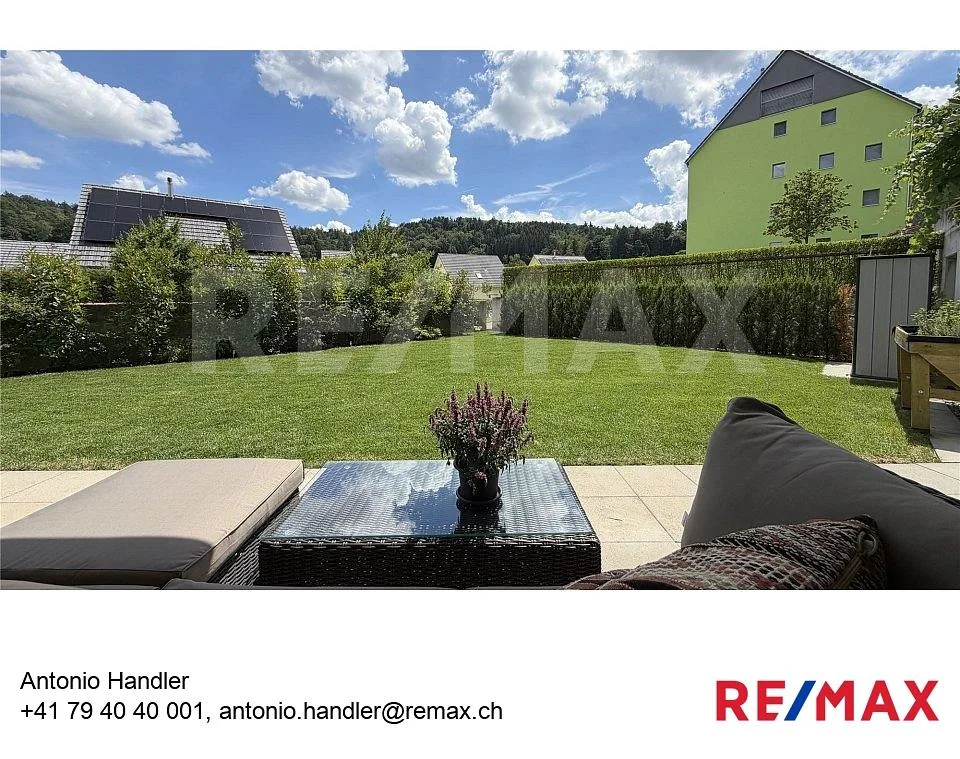 Wohnen im Grünen – Stilvolle Gartenwohnung mit grosszügigem Privatg...
