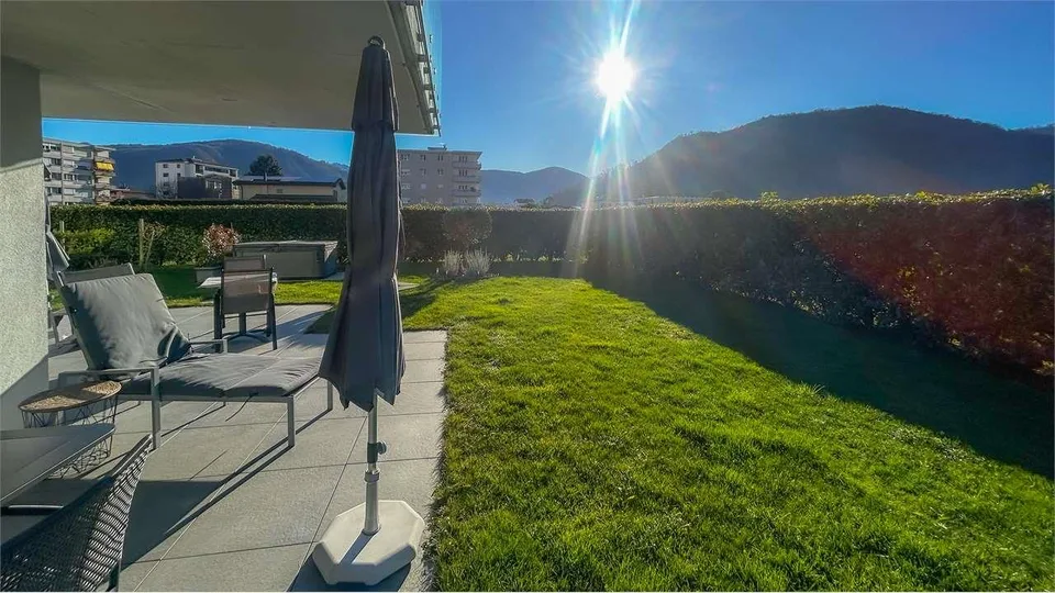 HELLES 3,5-ZIMMER-WOHNUNG MIT GARTEN