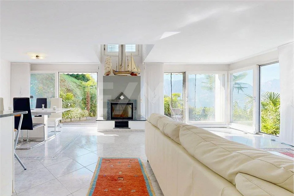 Casa unifamiliare con vista lago