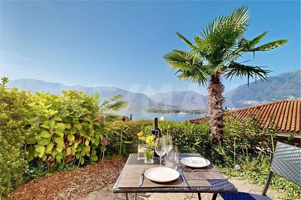 Casa unifamiliare con vista lago