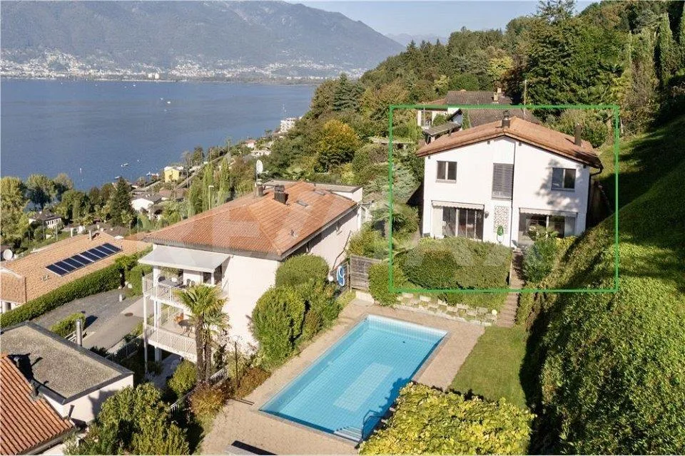 Casa unifamiliare con vista lago