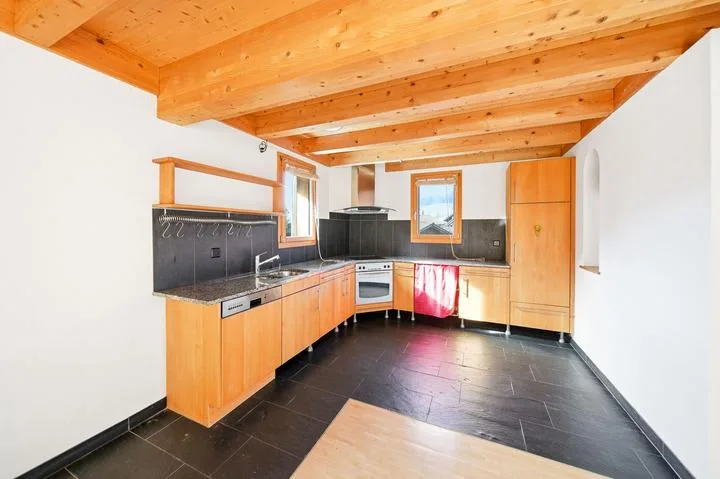 UN SOUFFLE DE SCANDINAVIE DANS LE CANTON DE SCHWYZ - MAISON DE 8.5 PIÈCES