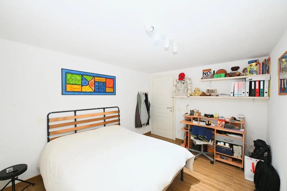 Moderna Casa Unifamiliare con Giardino e Vista Panoramica – Foto 14 von 18