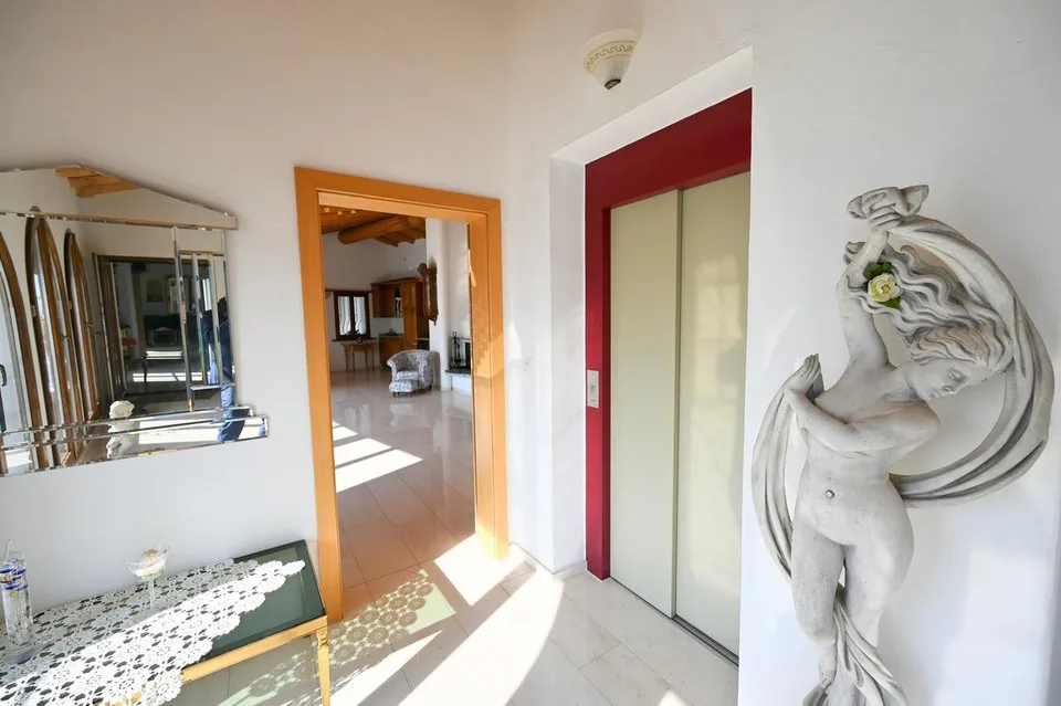 14.5 Zimmer Villa in Vico Morcote – Foto 10 von 25