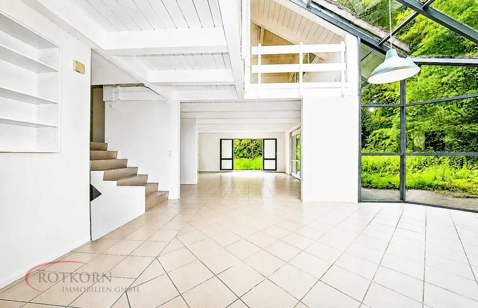 Maison unifamiliale de 7,5 pièces avec hangar de stockage