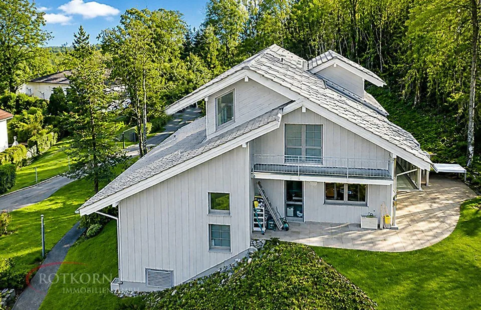 Maison unifamiliale de 7,5 pièces avec hangar de stockage