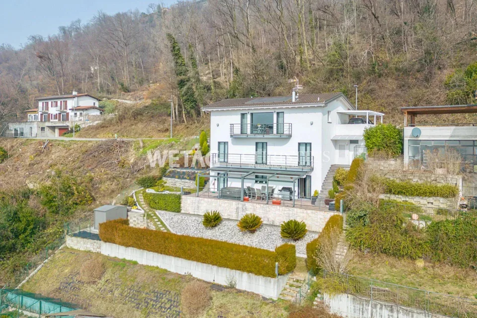 Lugano-Vacallo: Moderne Villa zu verkaufen, auch als Zweitwohnsitz ...