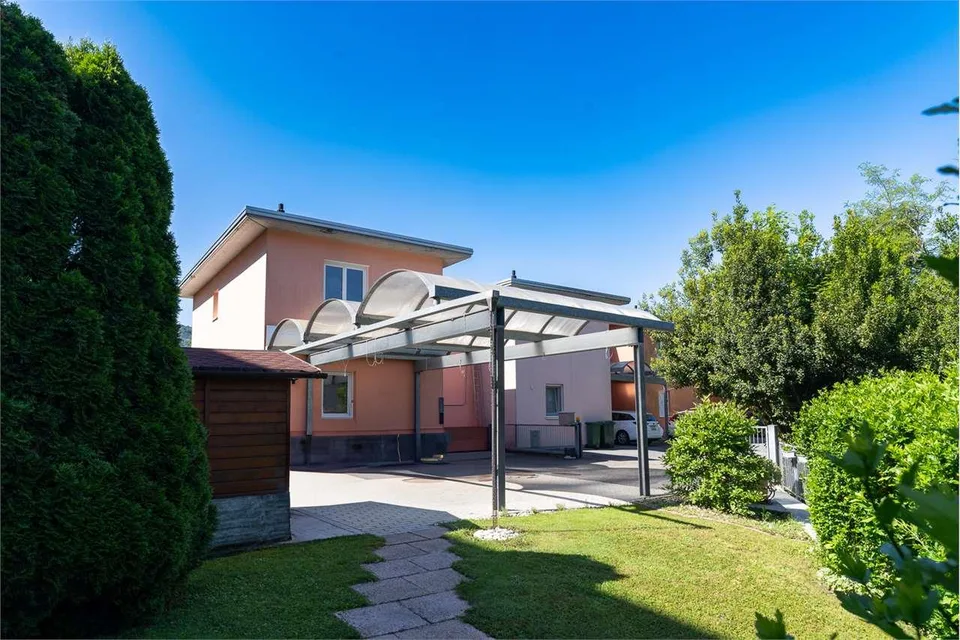 Vacallo: maison mitoyenne avec jardin privé