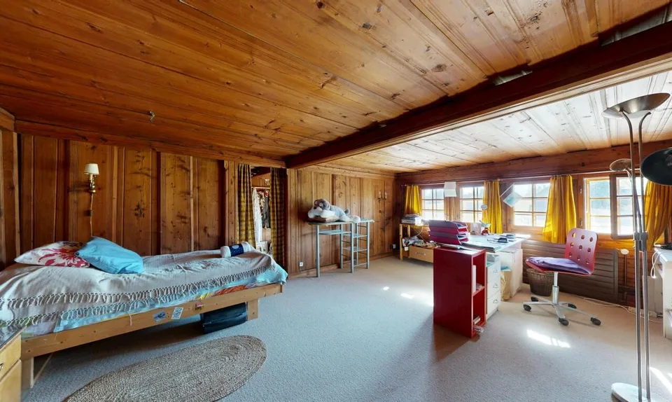 Geräumiges Haus mit großem Potenzial in ruhiger Lage – Foto 9 von 19