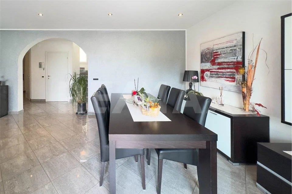 Casa unifamiliare di 6 locali in posizione comoda – Foto 9 von 13