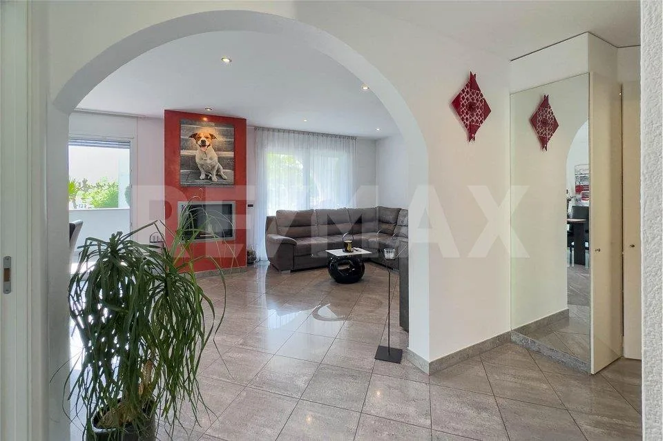 Casa unifamiliare di 6 locali in posizione comoda – Foto 8 von 13