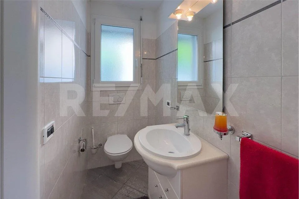 Casa unifamiliare di 6 locali in posizione comoda – Foto 11 von 13